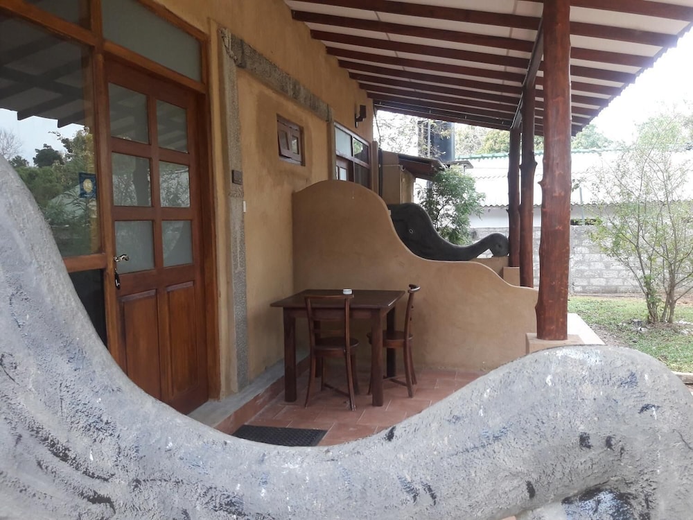 Ladun Sigiri Villa 32/33