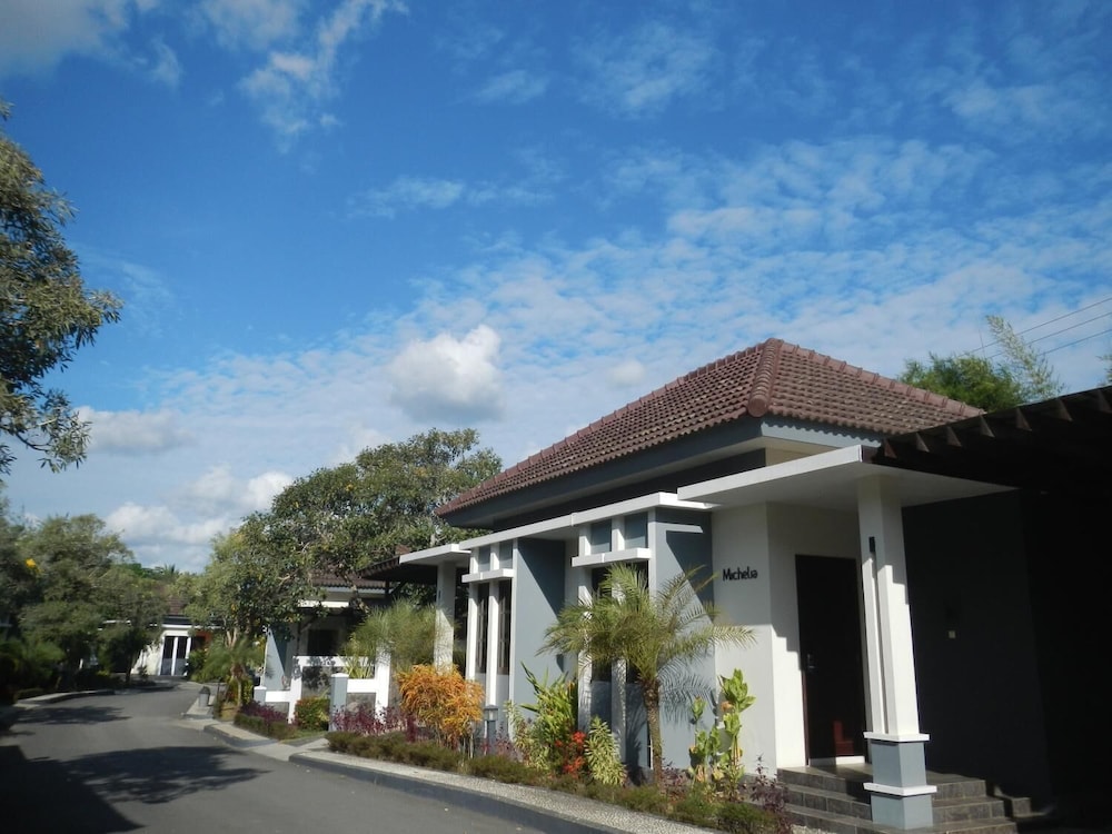 Luxio Hotel Sorong 2/26