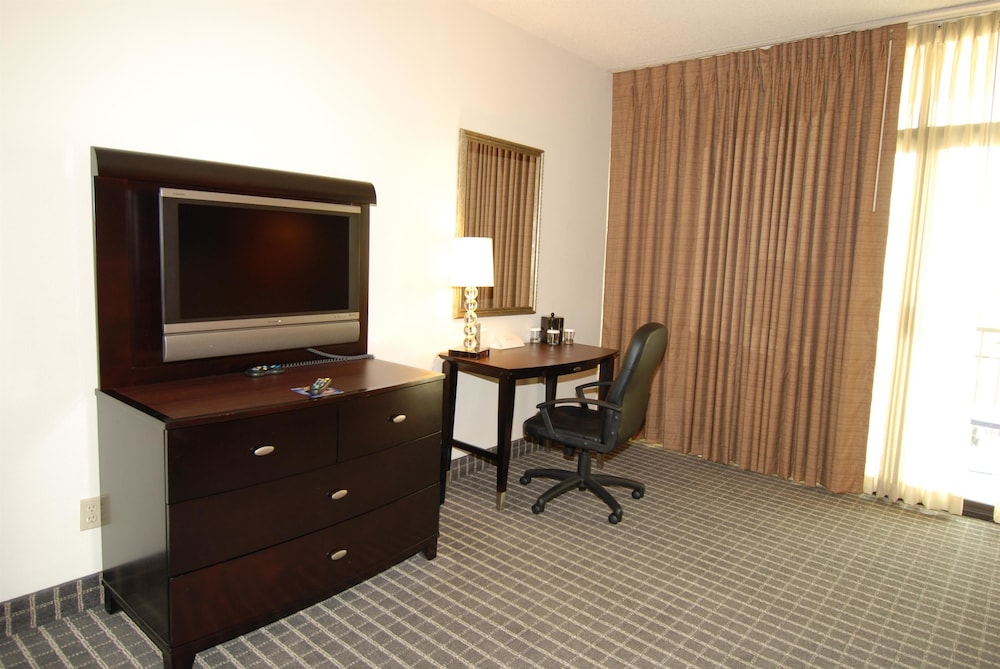 Oakland Airport Executive Hotel 54/65