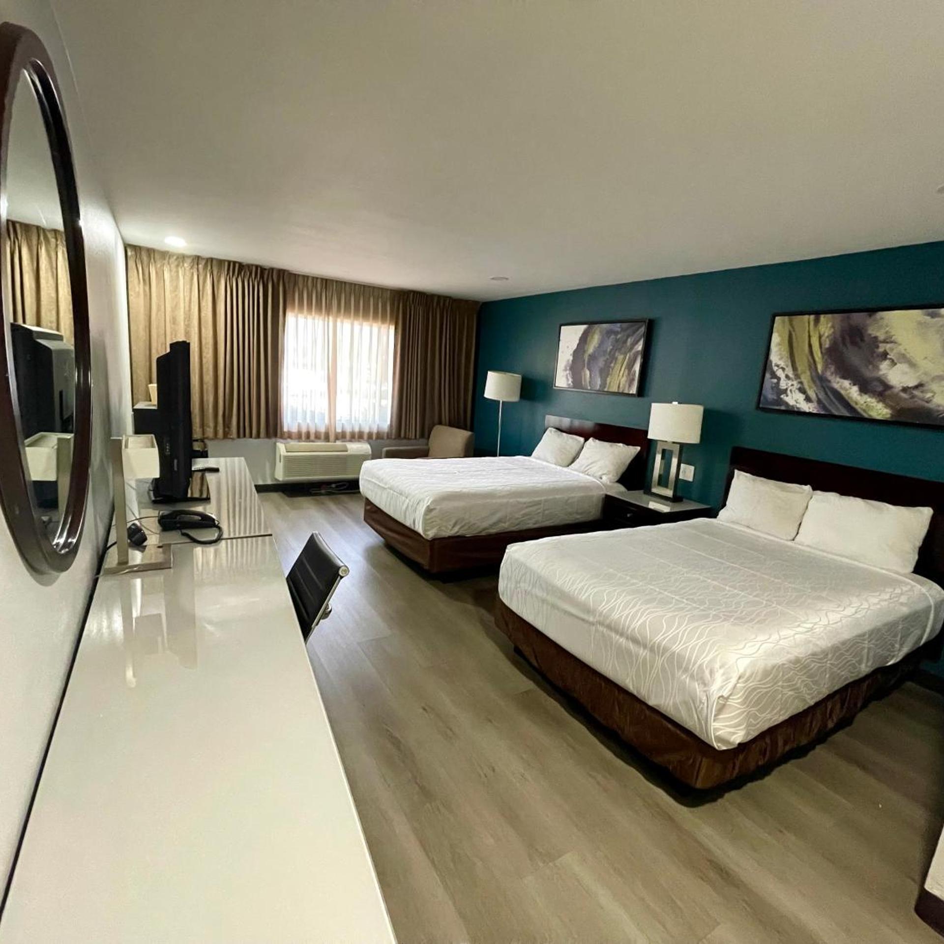 غرفة كلاسيكية رباعية، Portside Inn & Suites 4/10