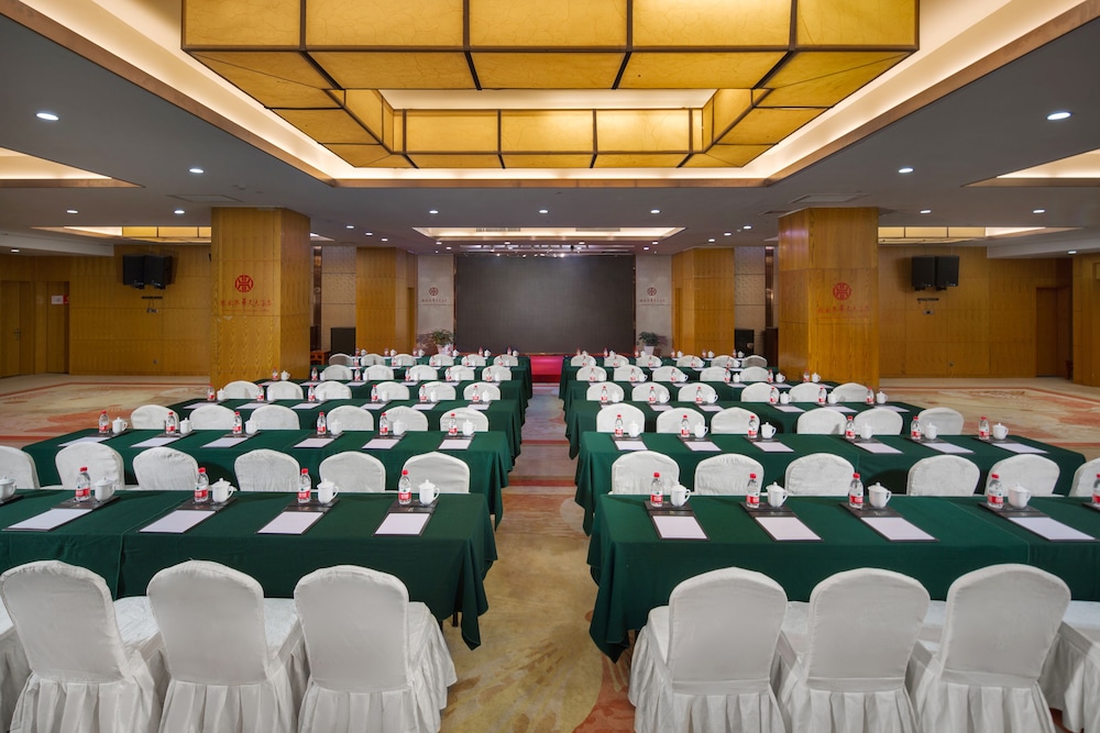 Zhangjiajie Huatian Hotel 57/62