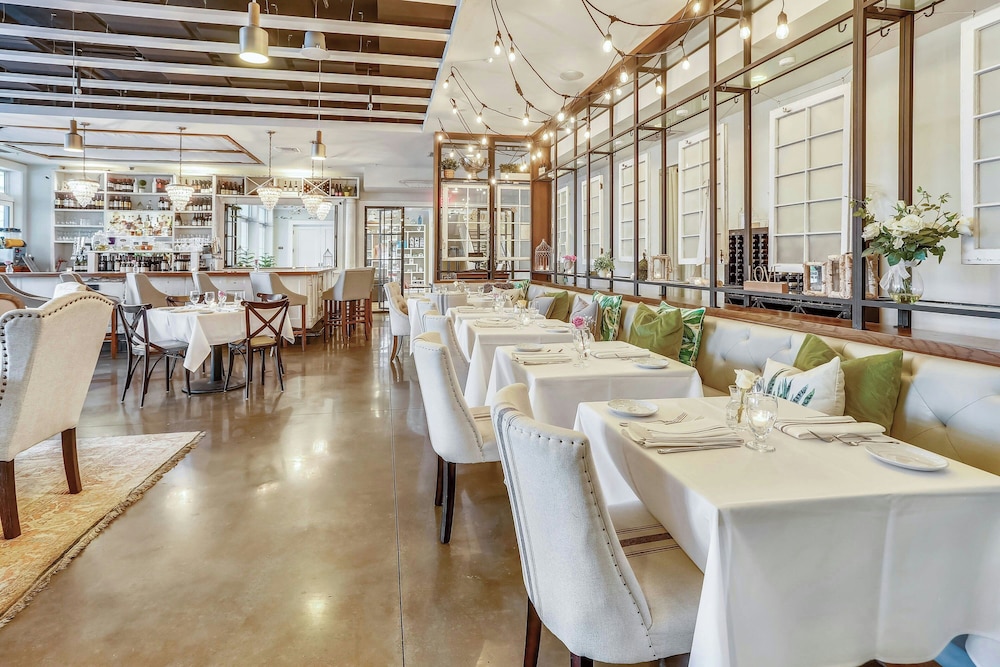 Autograph Collection Waterline Marina Resort & Beach Club 34/50