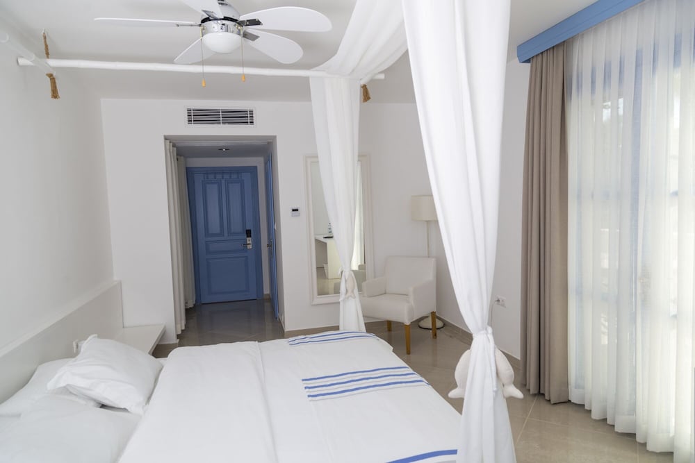 Alacati Port Hotel 5/50