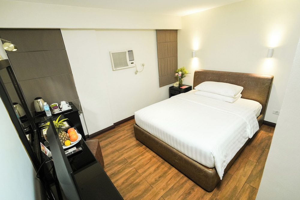 Court Meridian Hotel And Suites 7/36