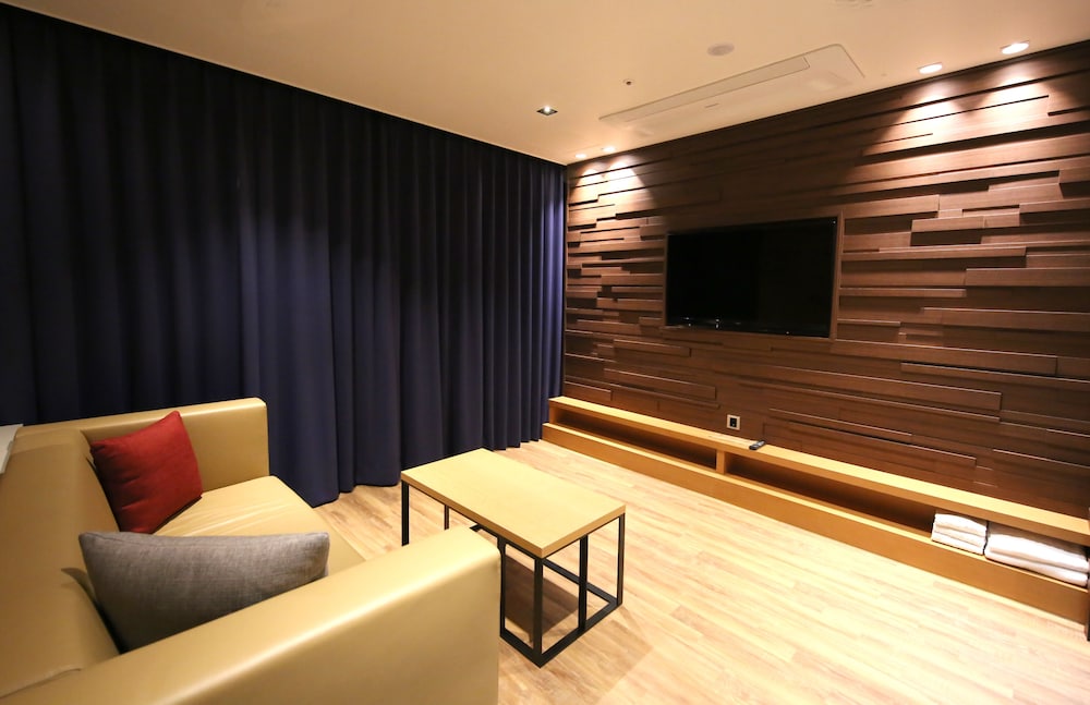Sea Cruise Hotel 36/64