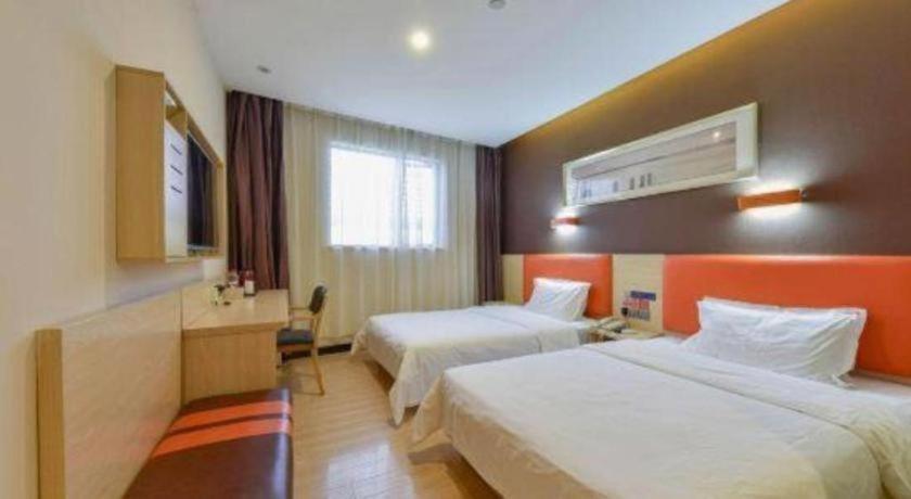 7 Days Premium (Shenzhen Dalang Commercial Center) 24/44