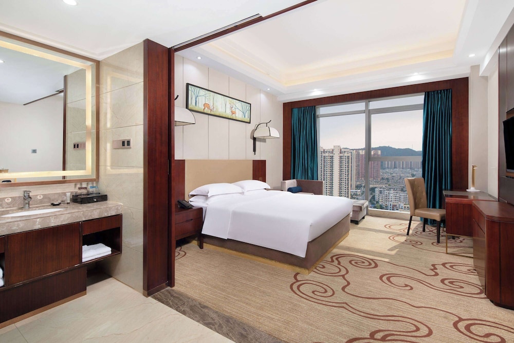 BUSINESS, KING BED