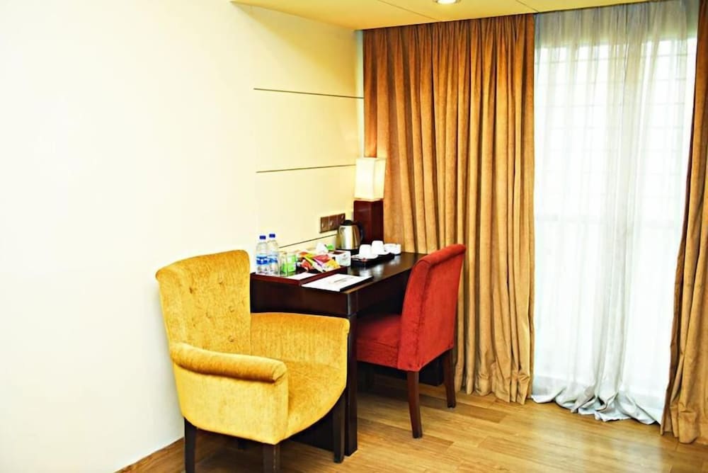 West Park Inn 20/21