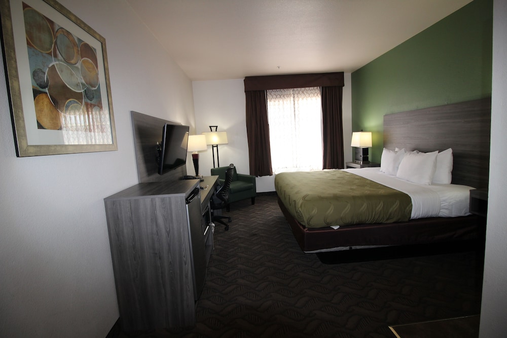ROOM, KING BED, ACCESSIBLE