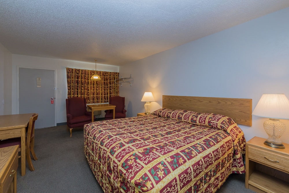 Motel 8 Rock Springs 13/30