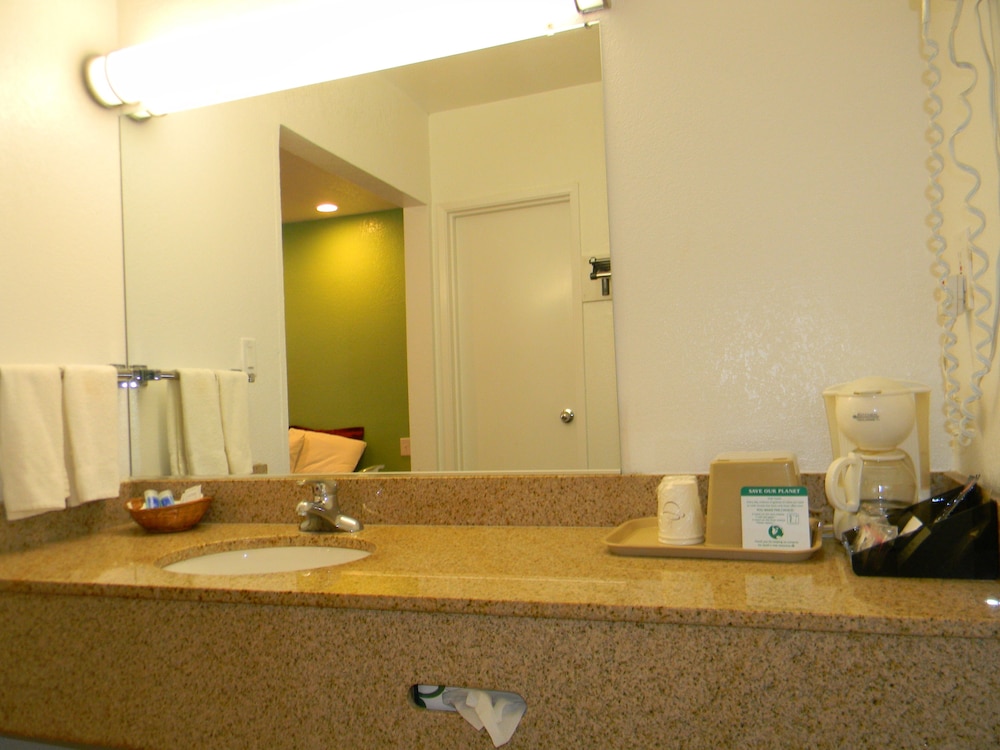 Rodeway Inn Alameda-Oakland 15/15