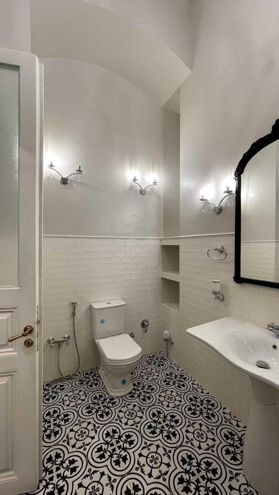 Passage Boutique Hotel 76/78