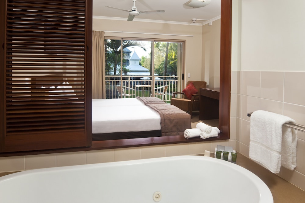 Mantra Amphora Palm Cove 50/50