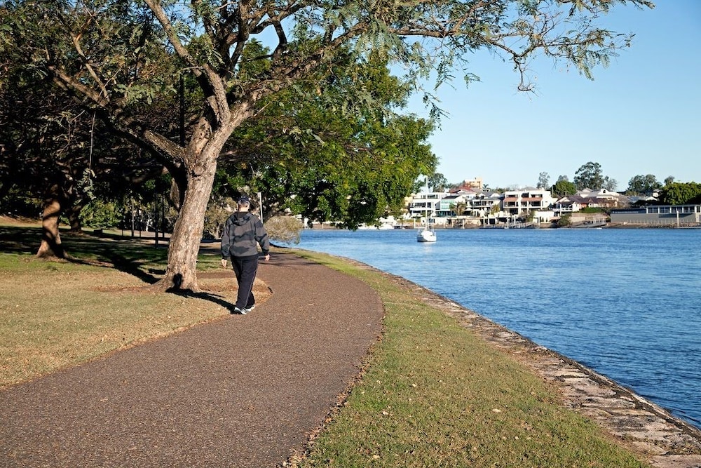 Kirribilli Riverfront Apartments 64/72