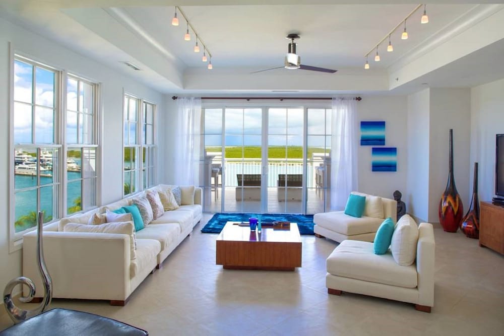 Blue Haven Resort 28/48