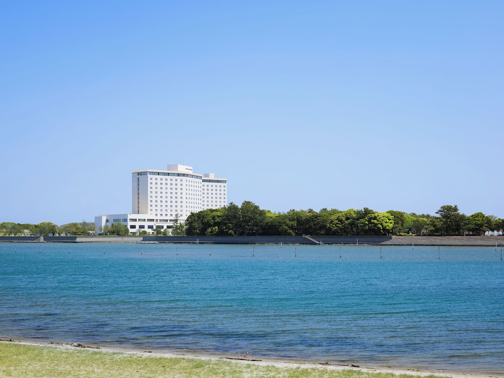 Grand Mercure Lake Hamana Resort & Spa 46/48