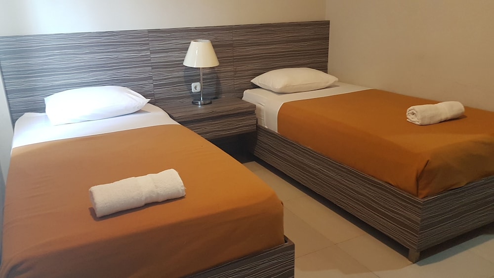 Miracle Hotel Manado 11/23