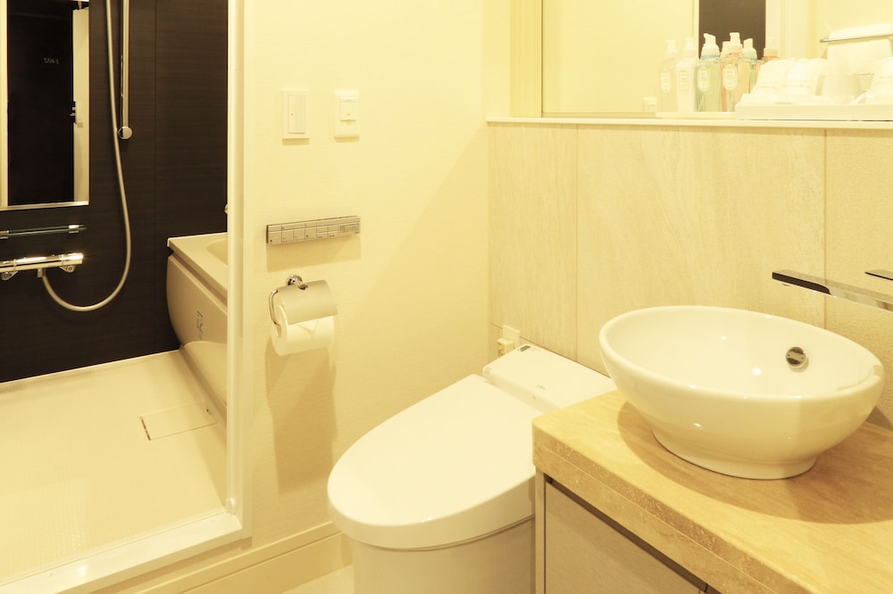Centurion Hotel Grand Akasakamitsuke Station 77/79