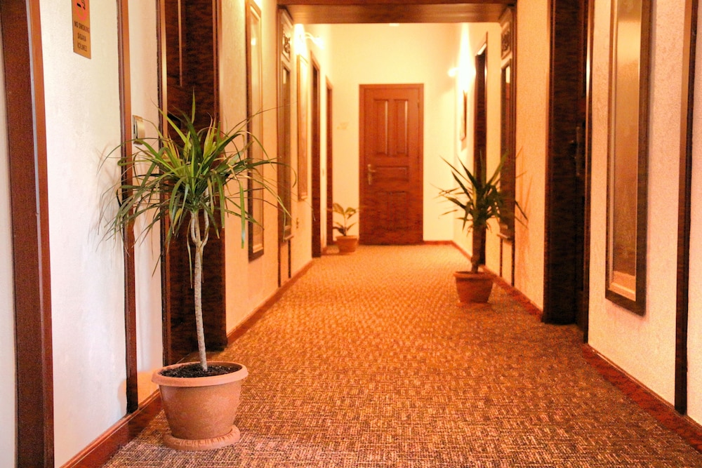 Bosnali Hotel 32/75