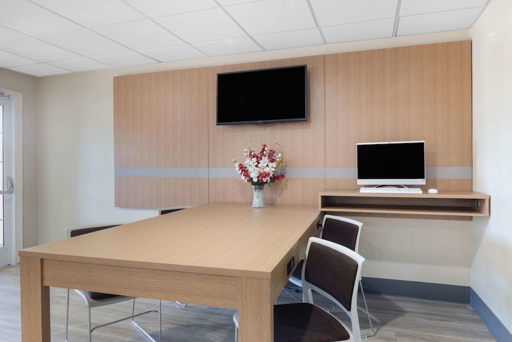 Microtel Inn & Suites by Wyndham Florence 26/31