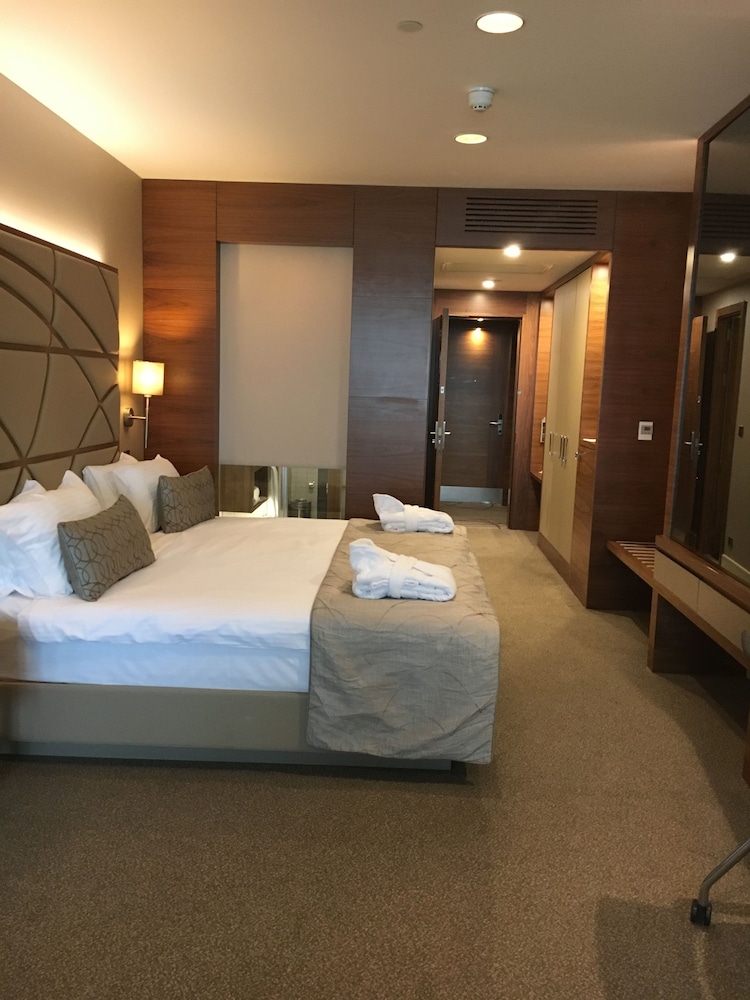 GRAND, DOUBLE BED, SEA VIEW