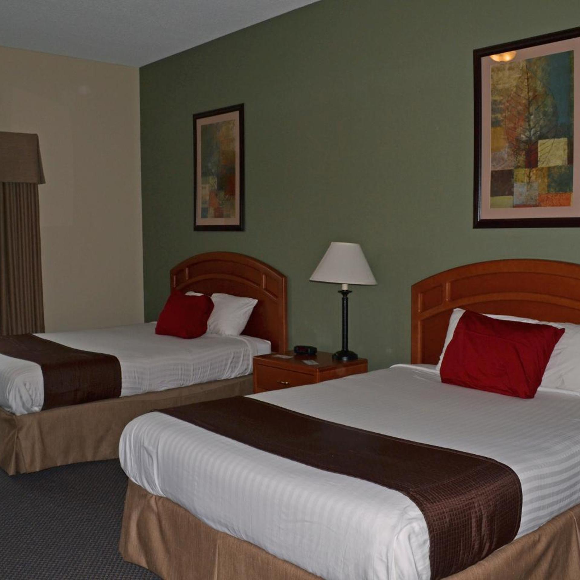 Paola Inn And Suites 23/47