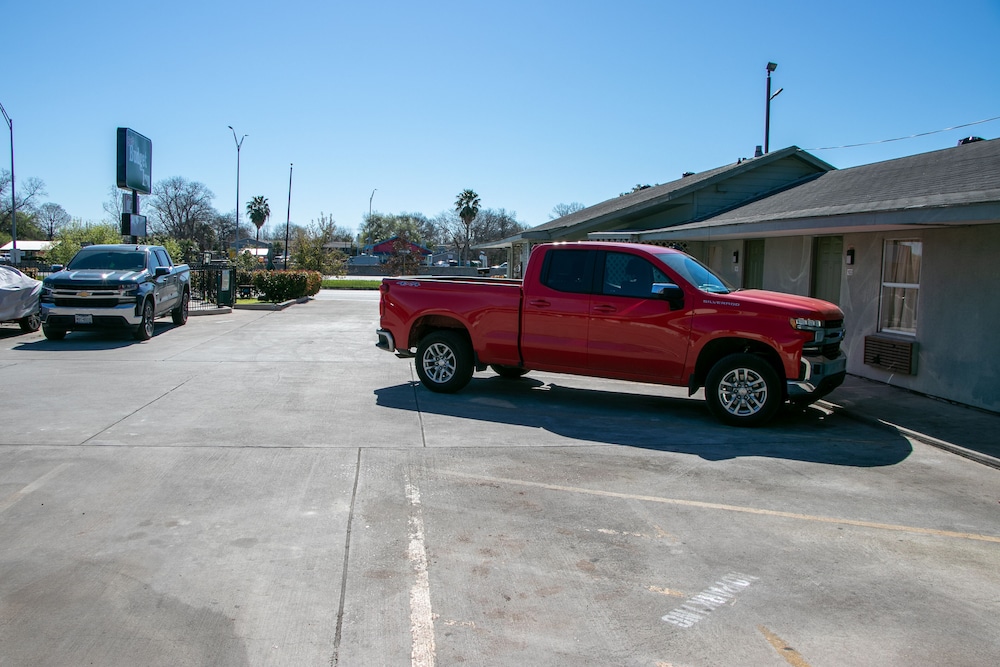 Best Budget Inn San Marcos, TX 1/31