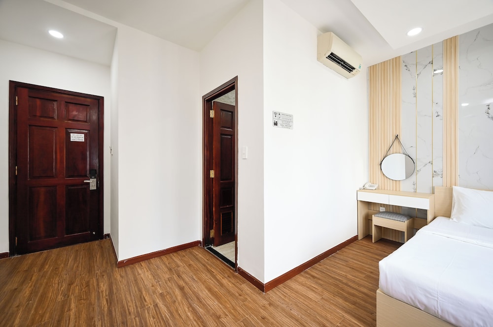 Sunrise Airport Hotel 40/51