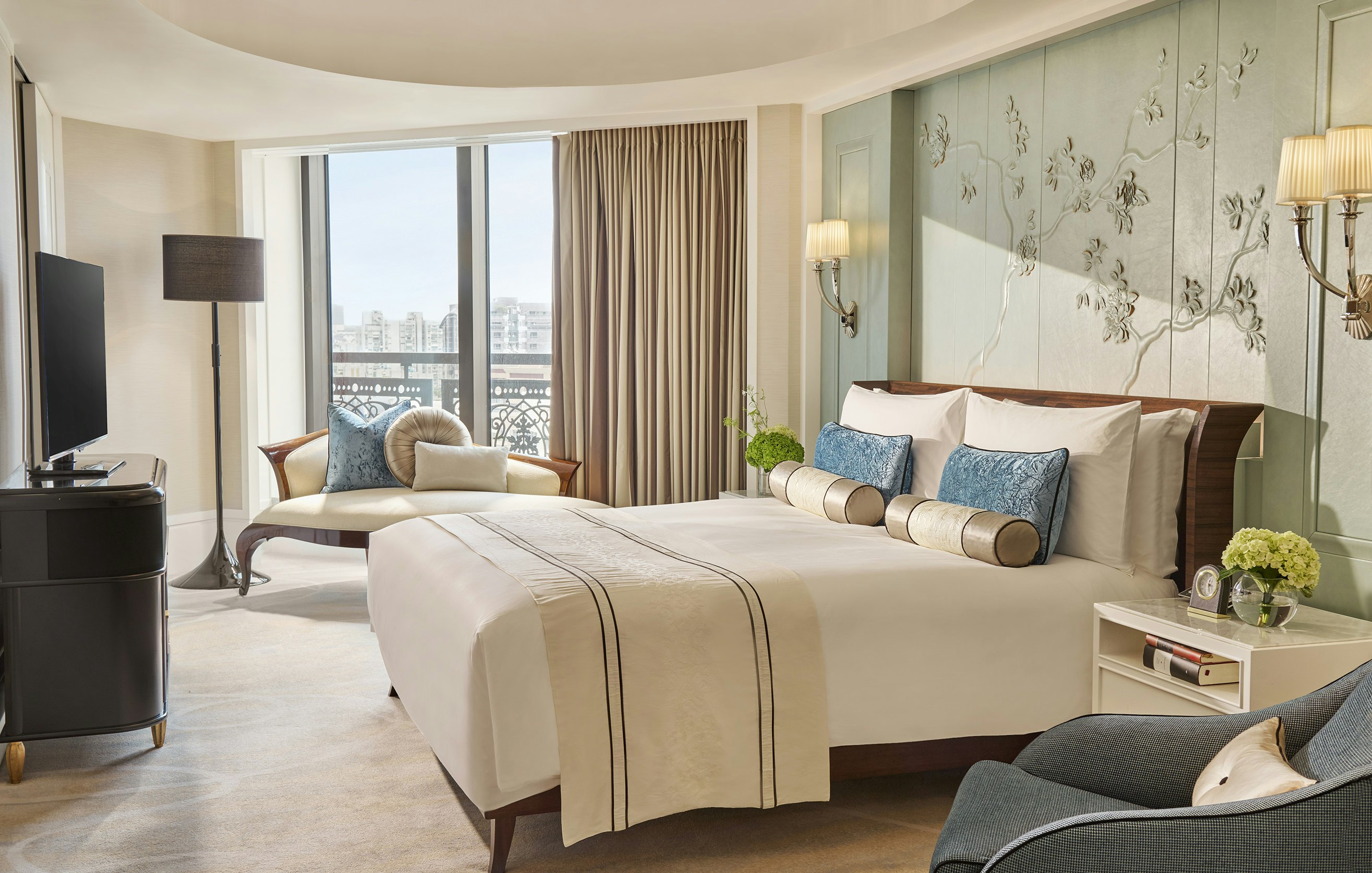 Lifestyle, Club, Suite, King Bed