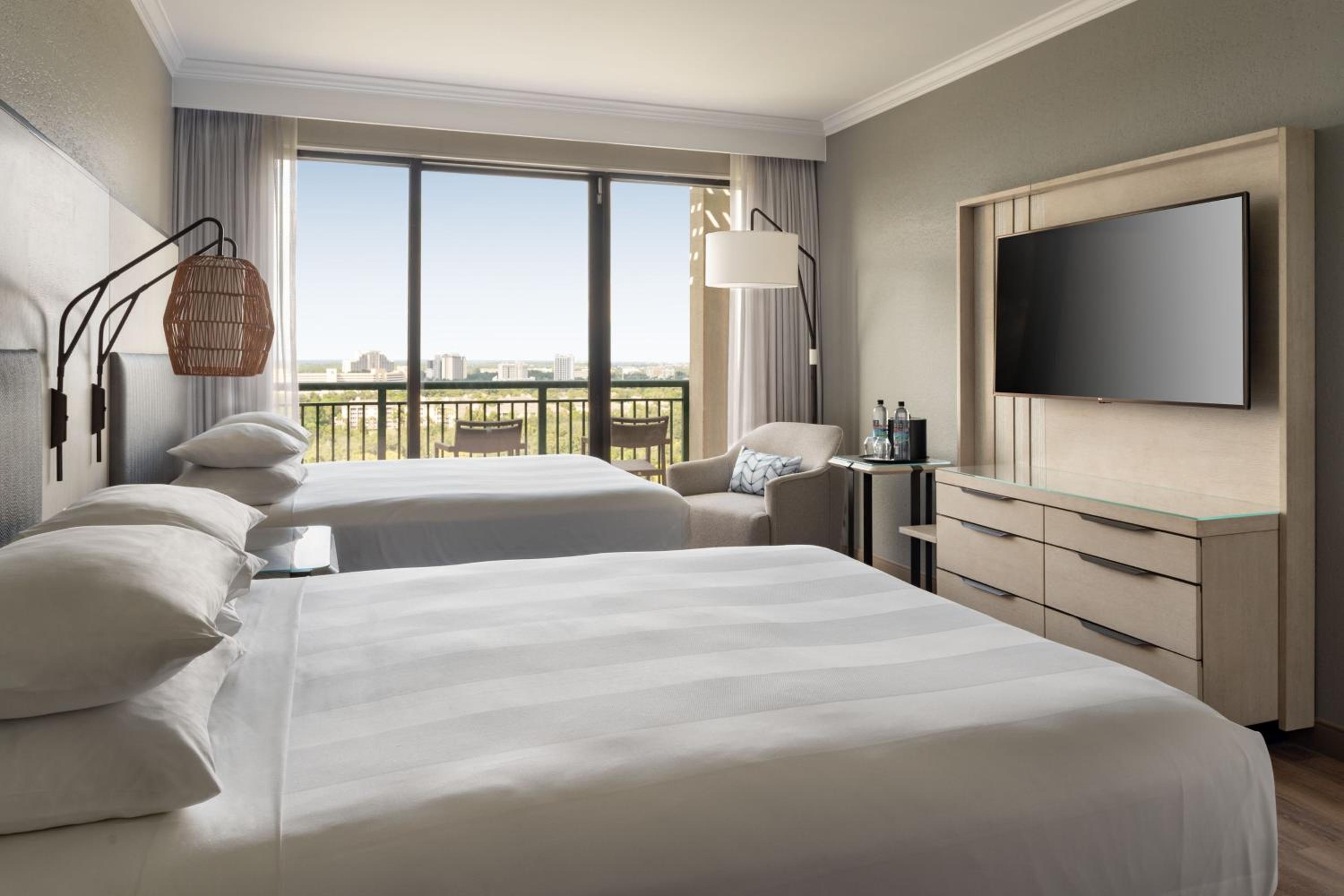 Suite, 2 Queen Beds, Golf Course View, Sofa
