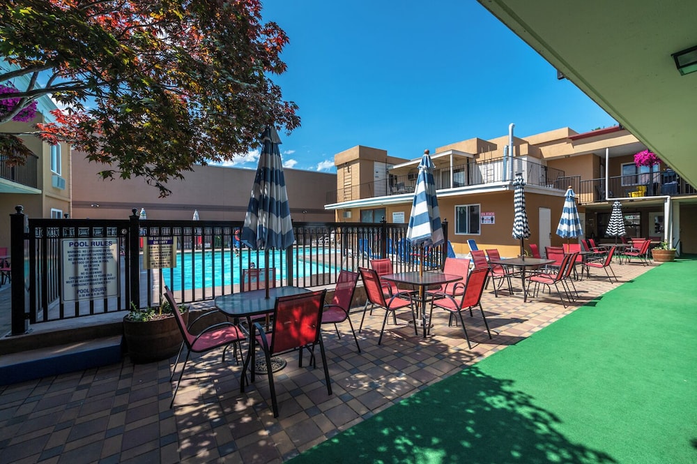 Sahara Courtyard Inn Penticton 74/77