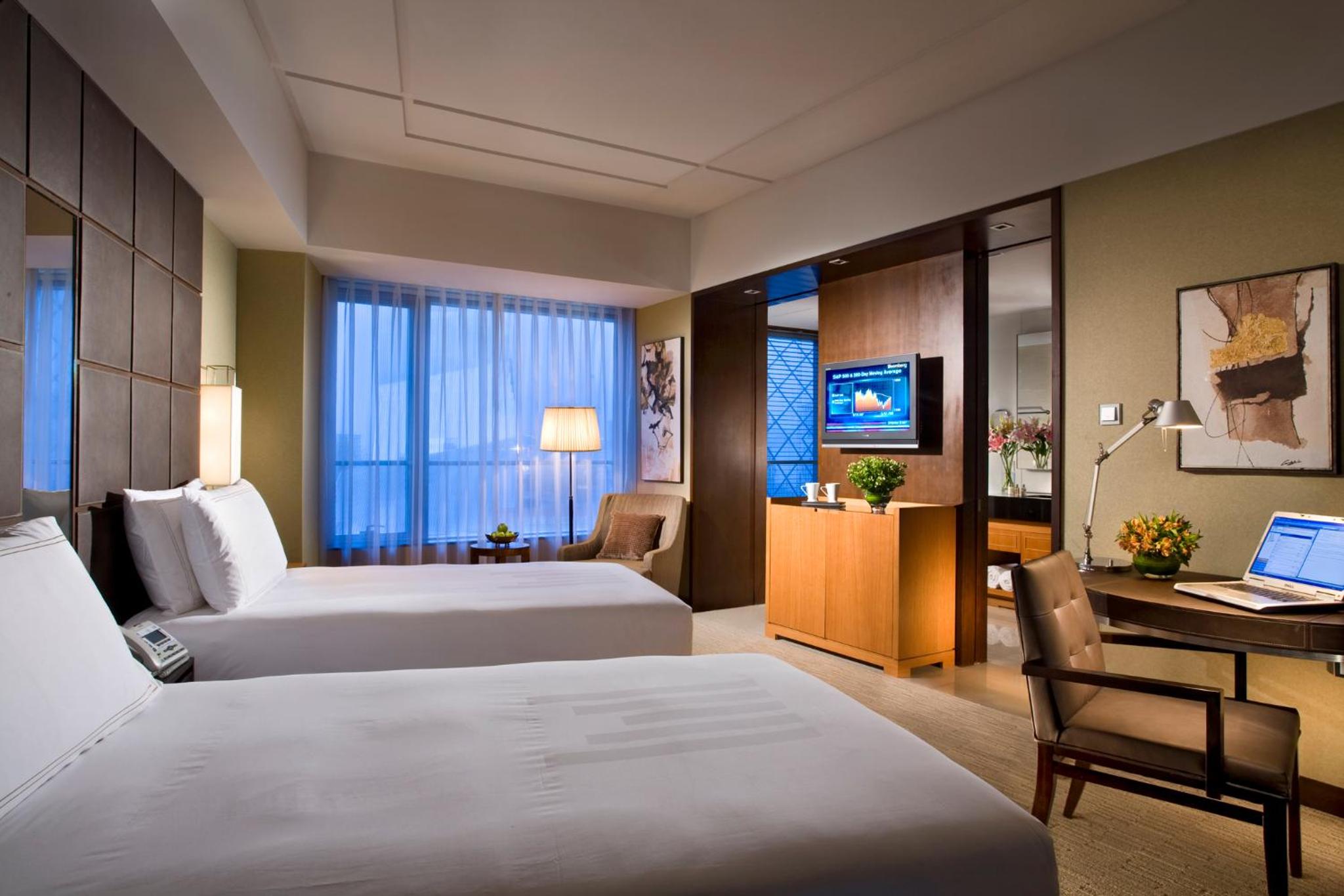 DELUXE, DOUBLE BED