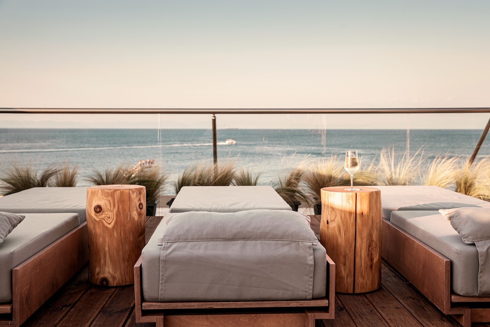 Cook's Club City Beach Rhodes 16/63