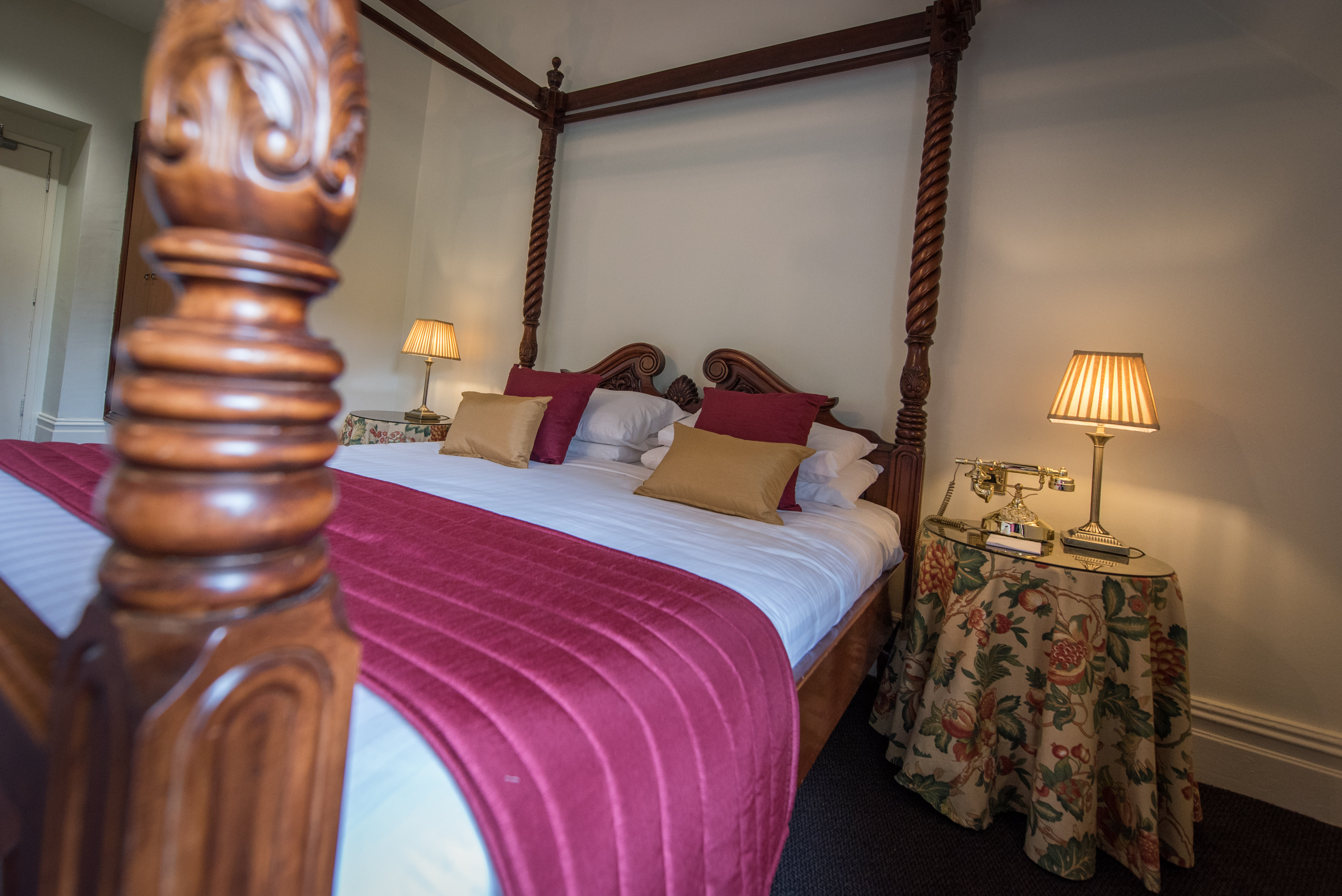 Four Poster