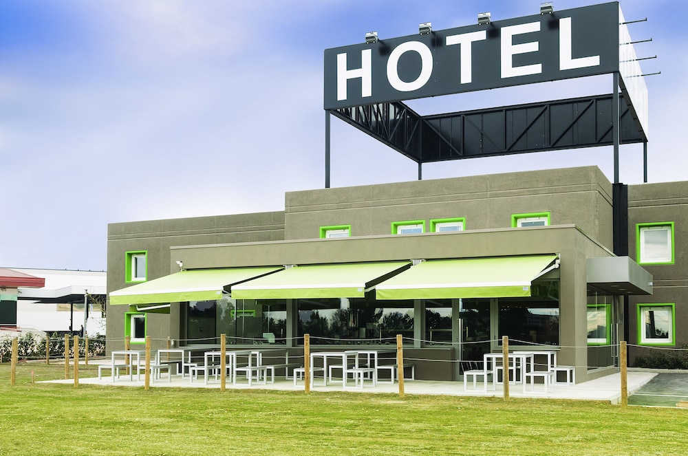 Ibis Styles Lleida Torrefarrera 1/60