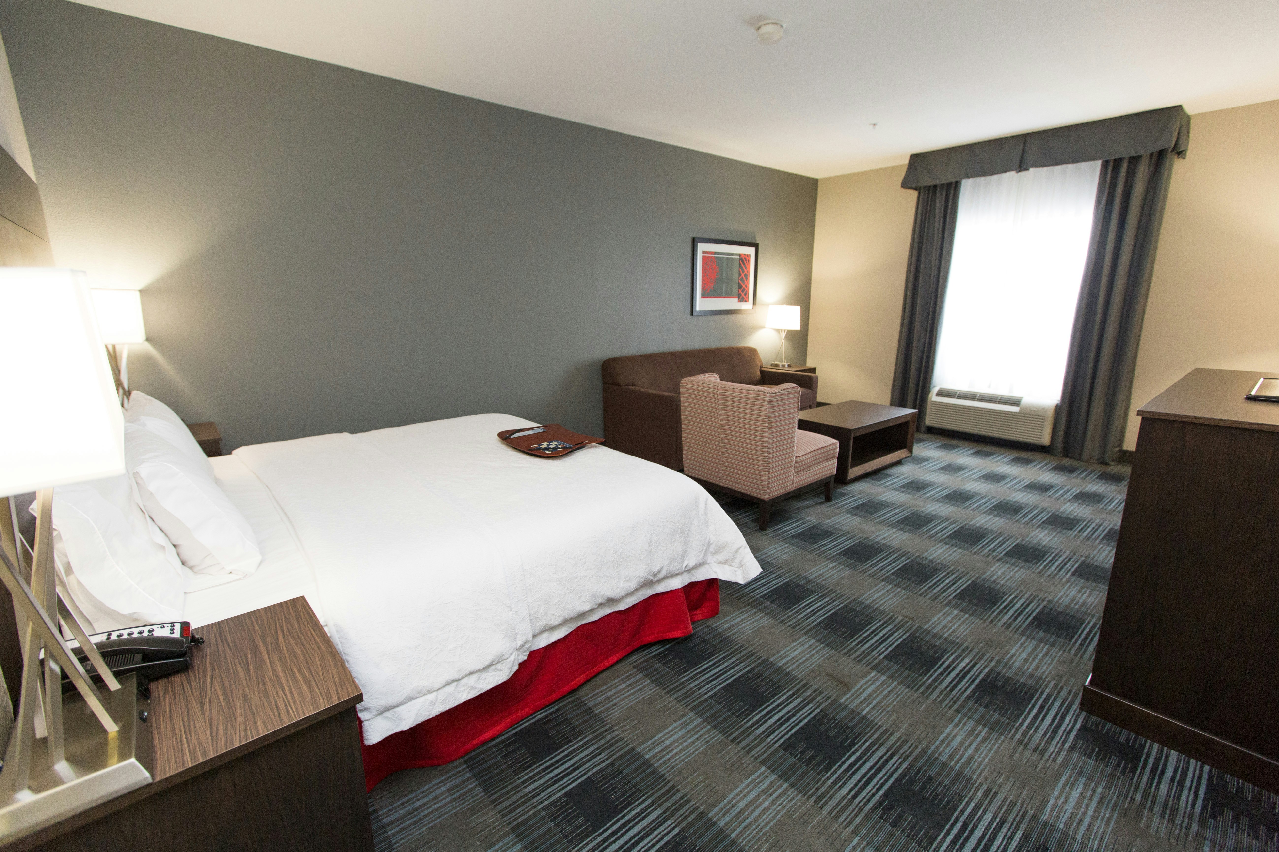 ROOM, KING BED, SOFA