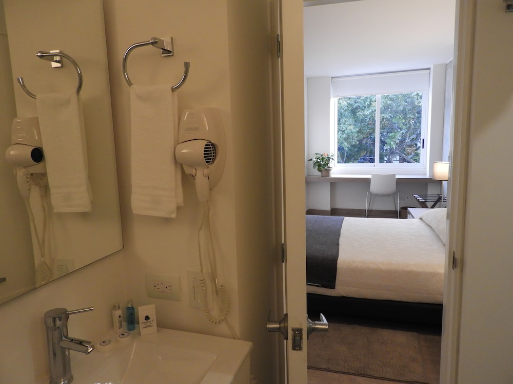 Park V Hotel Suites 20/45