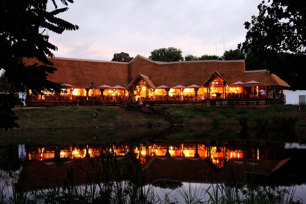 Indaba Hotel 5/83