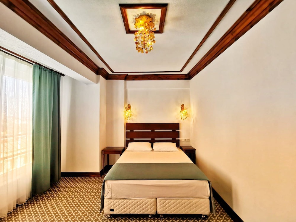 Bozcaada Fahri Hotel 6/20