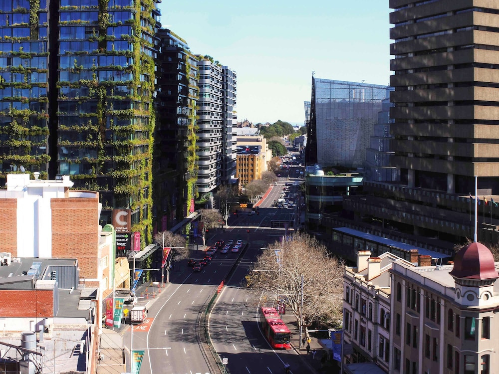 Mercure Sydney 26/67