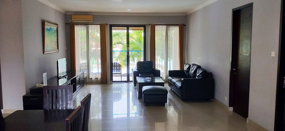 Town House Bukit Damai Indah Hotel and Residence 27/49