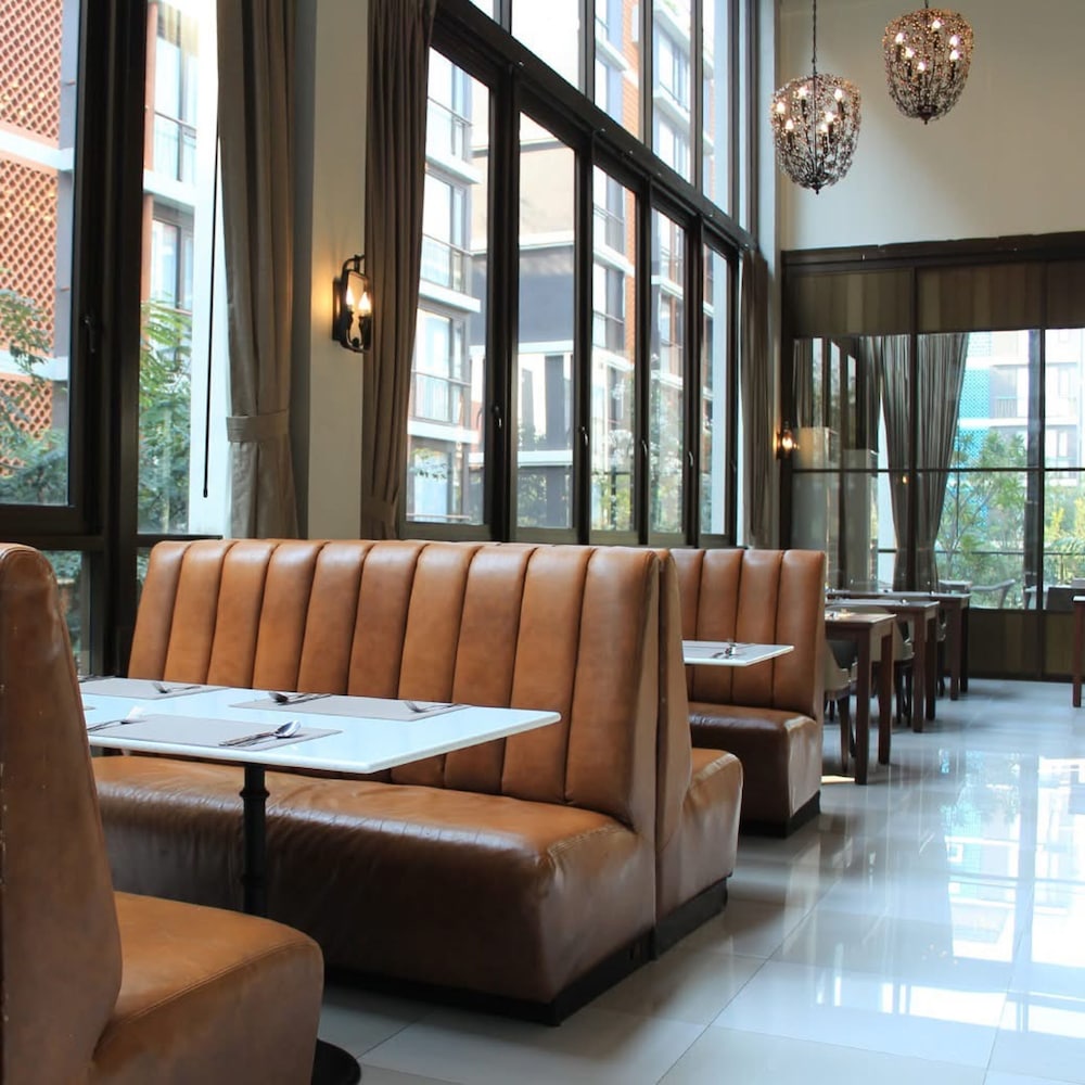 Balcony Courtyard Sriracha Hotel Serviced Apartments 28/50