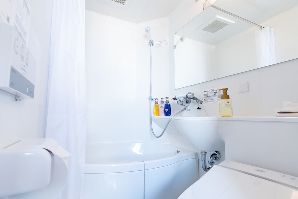 Nipponbashi Crystal Hotel 49/50
