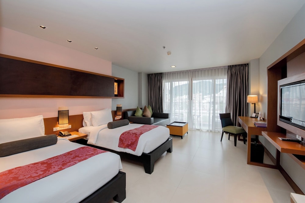 DELUXE, TWIN BEDS