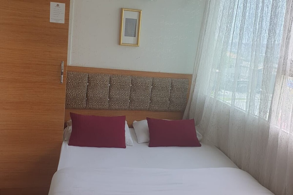 Grand Istanbul Airport Hotel 10/36