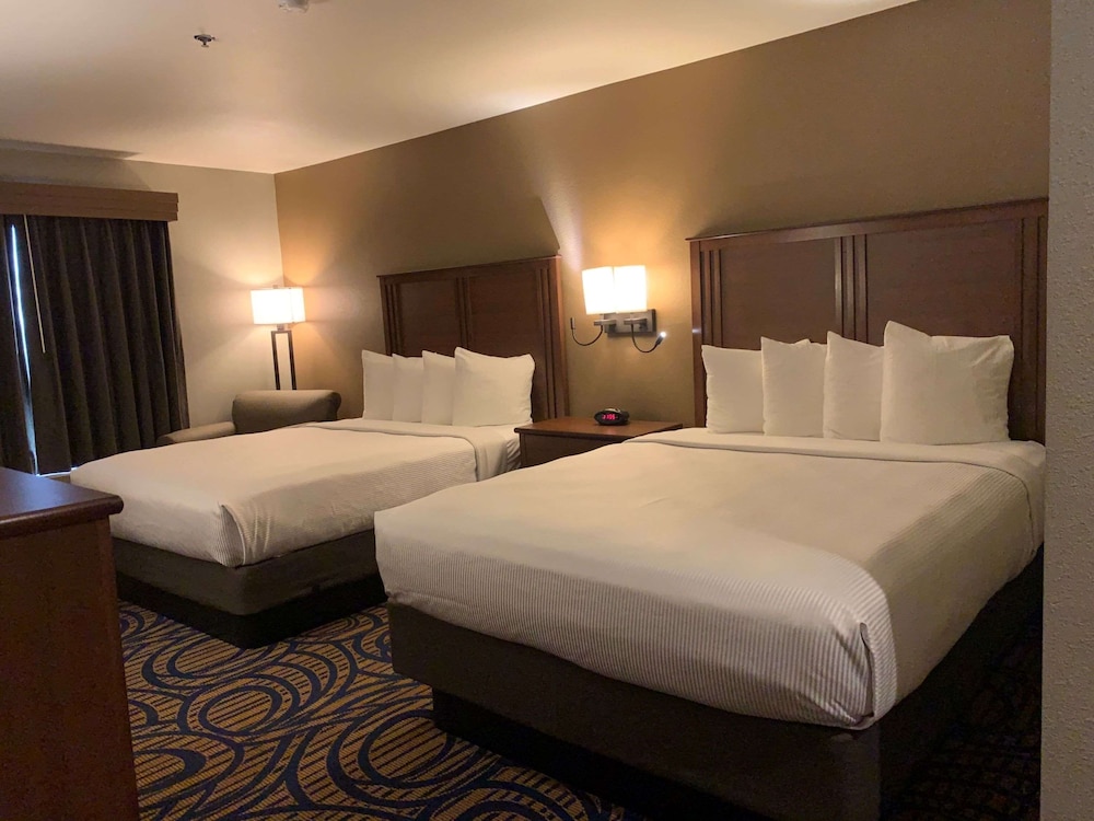 Best Western Woodburn 18/46