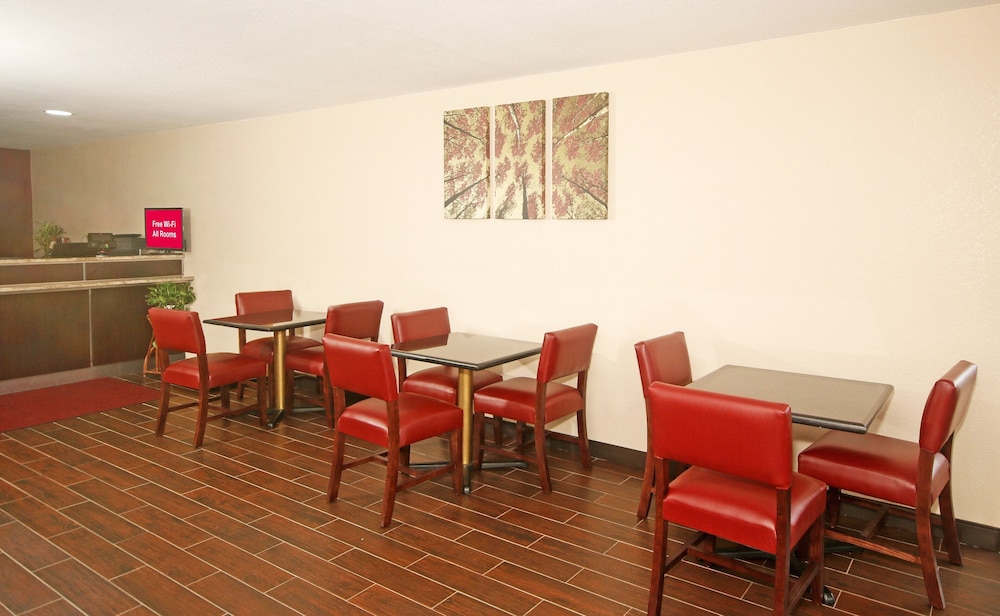 Red Roof Inn Hillsville 44/53
