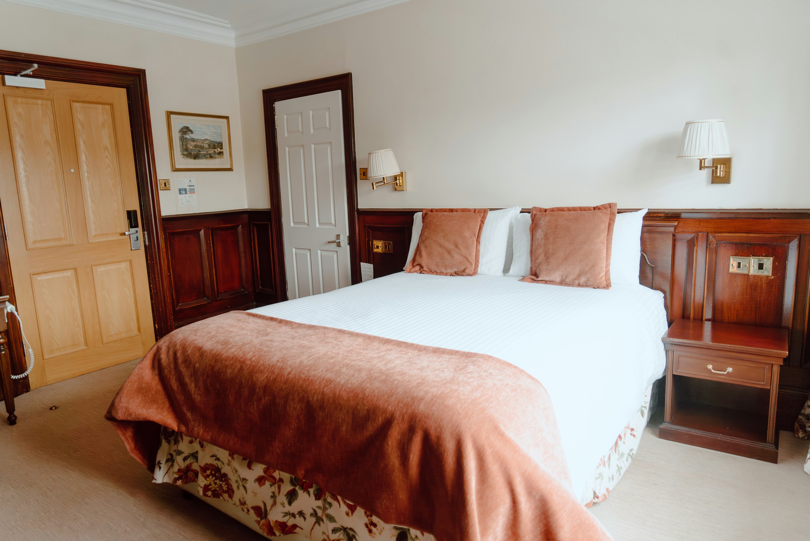 Royal Hotel Stornoway 4/64