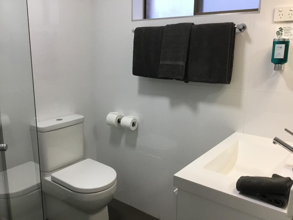 JERVIS BAY MOTEL 65/71