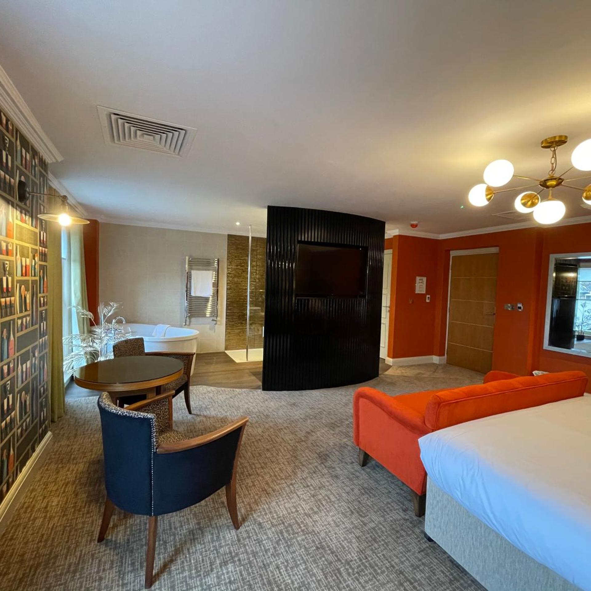 Boutique, Suite